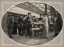 Patriotic-barrow-Perth-station-1915